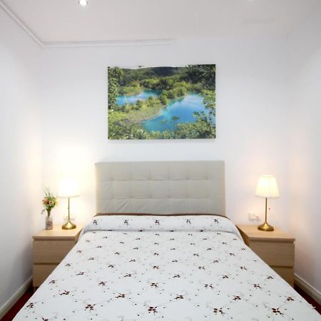 Habitaciones Luminosas Барселона Екстериор снимка