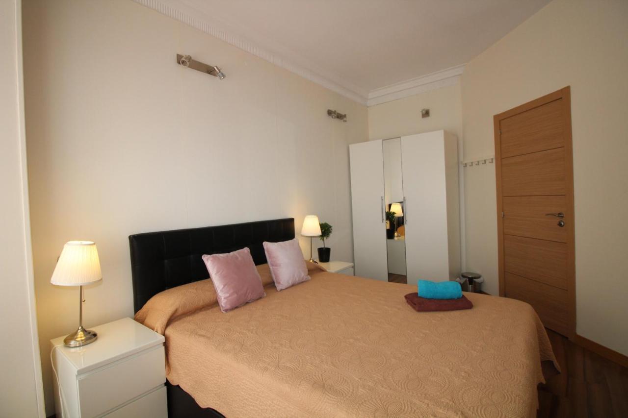 Habitaciones Luminosas Барселона Екстериор снимка